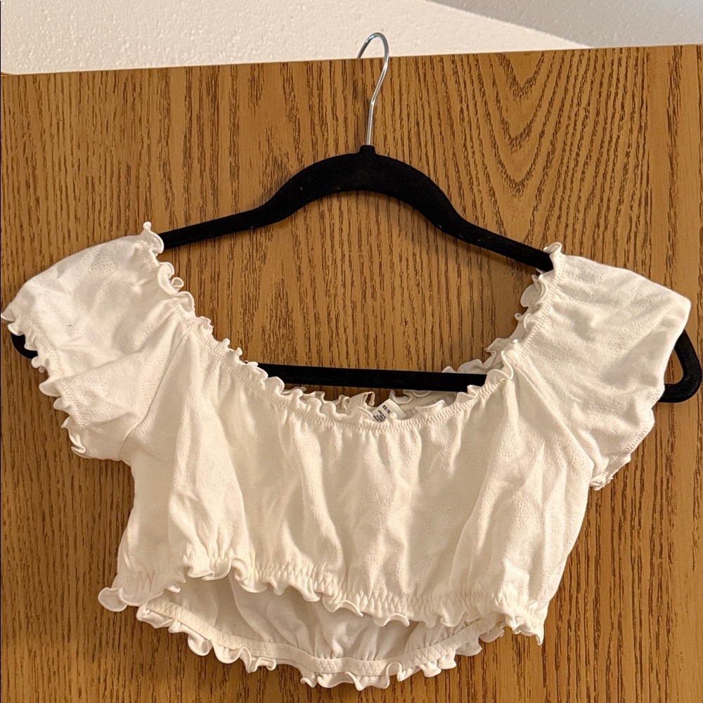 SKIMS Cream Ruffled Off-Shoulder Crop Top - Picture 4 of 4